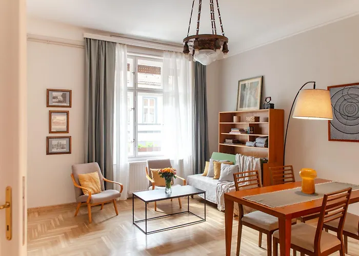 Spacious Family Suite Along River Side, In The Heart Of Buda
