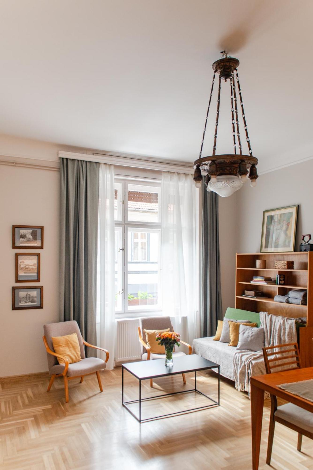 Spacious Family Along River Side, In The Heart Of Buda Apartment