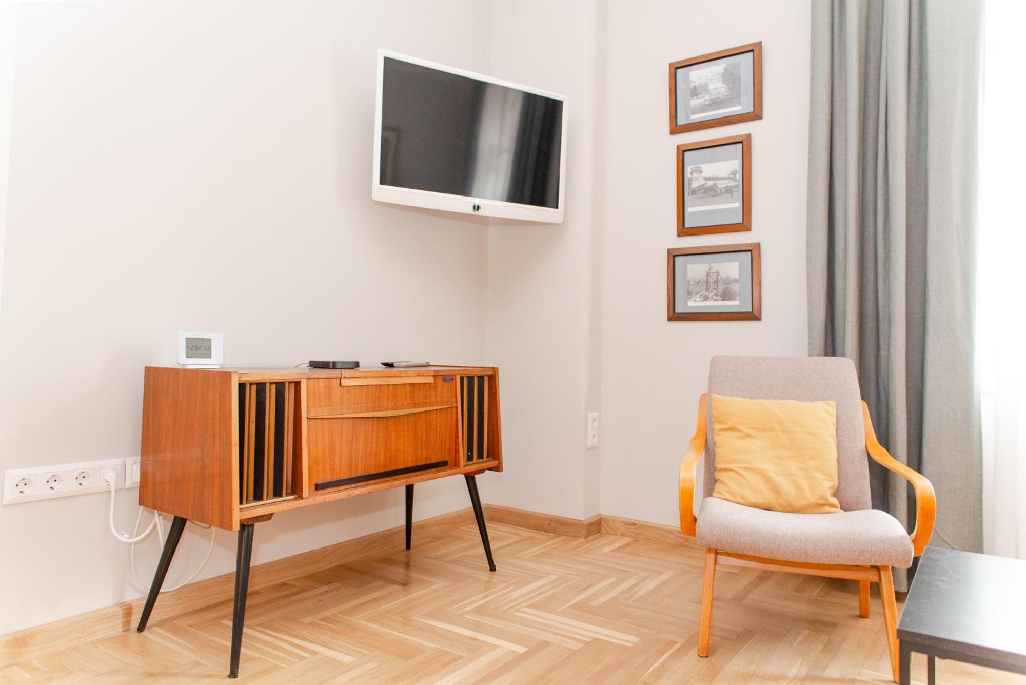 Spacious Family Along River Side, In The Heart Of Buda Appartement Boedapest